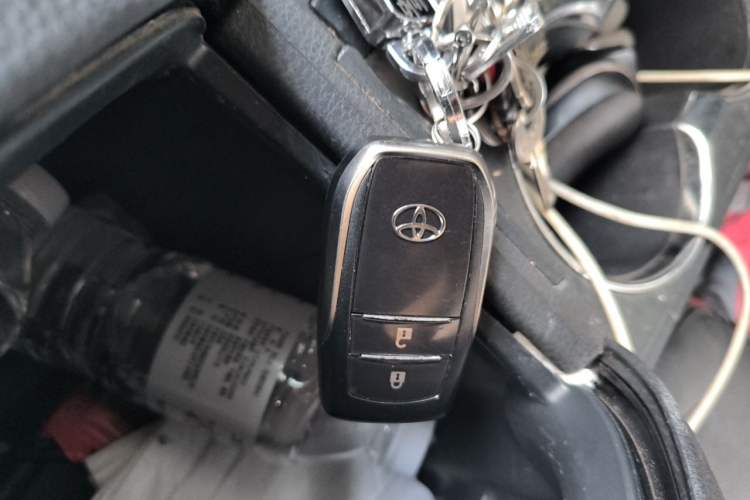 Used Toyota Highlander 2015 2.0T Four-Wheel Drive Luxury Edition 7-Seater Vehicle Key