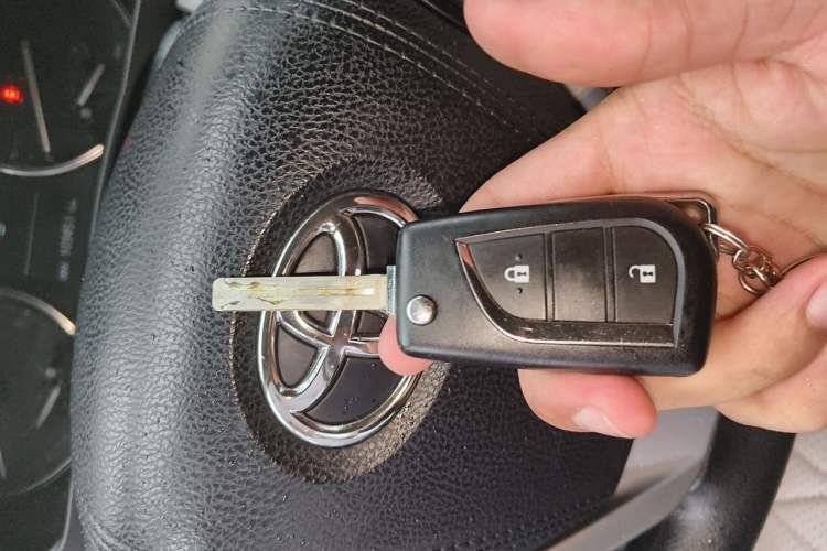 Used Toyota Highlander 2015 2.0T Four-Wheel Drive Elite Edition 7-Seater Vehicle Key