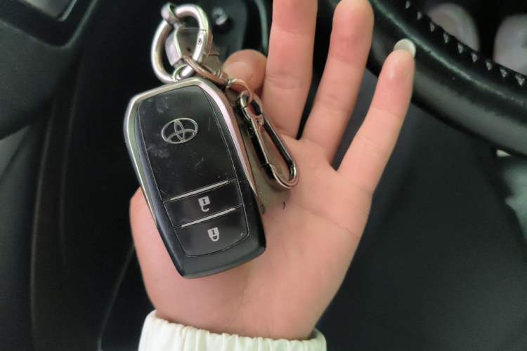 Used Toyota Highlander 2015 2.0T Four-Wheel Drive Luxury Edition 7-Seater Vehicle Key