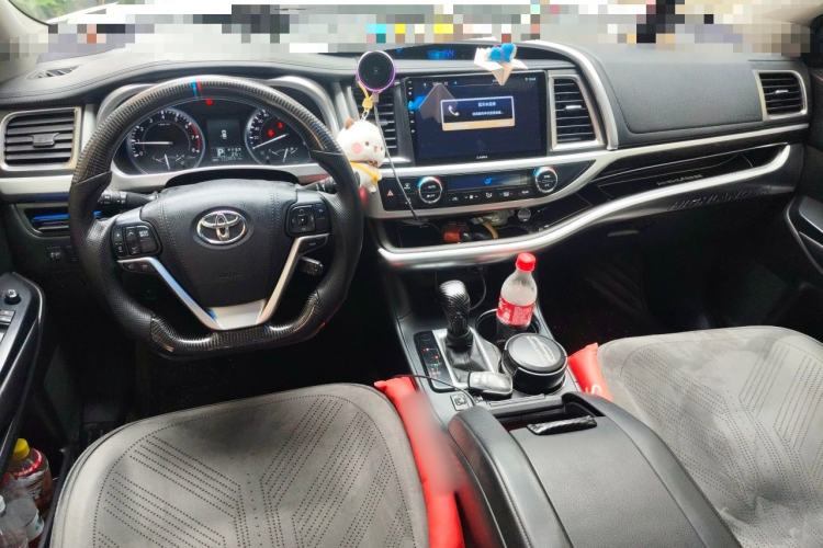 Used Toyota Highlander 2015 2.0T Four-Wheel Drive Luxury Edition 7-Seater Center Console
