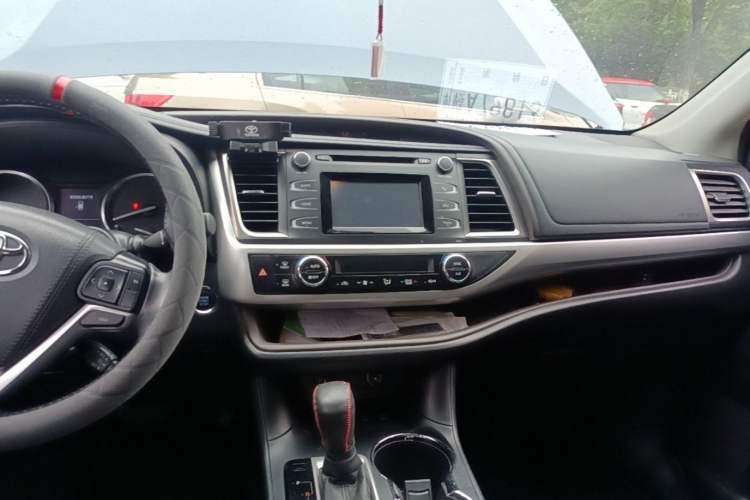 Used Toyota Highlander 2015 2.0T Four-Wheel Drive Luxury Edition 7-Seater Audio And AC Panel
