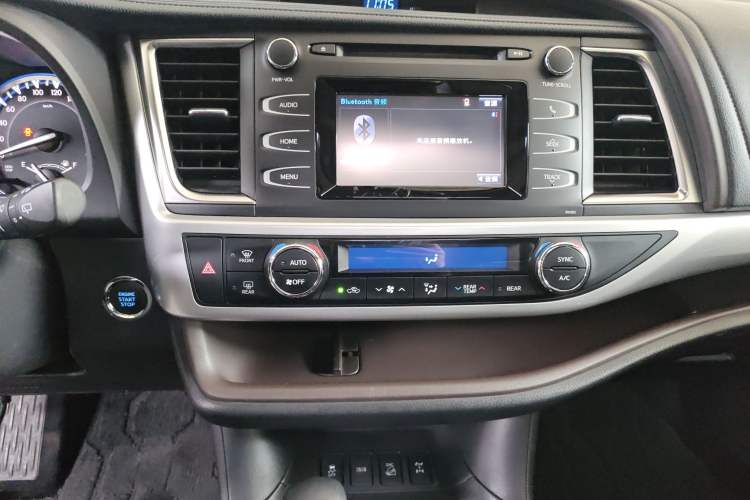 Used Toyota Highlander 2015 2.0T Four-Wheel Drive Luxury Edition 7-Seater Audio And AC Panel
