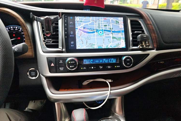 Used Toyota Highlander 2015 3.5L 4x4 Ultimate Edition 7-Seater Audio And AC Panel