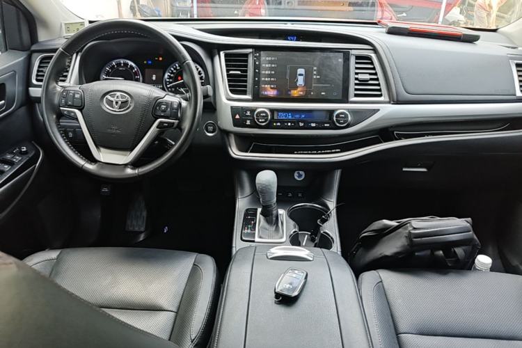 Used Toyota Highlander 2015 2.0T Four-Wheel Drive Luxury Edition 7-Seater Center Console