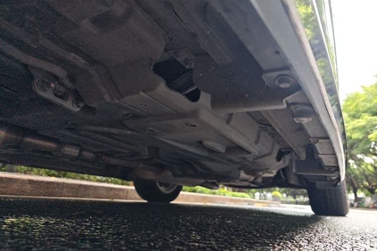 Used Toyota Highlander 2015 3.5L 4x4 Ultimate Edition 7-Seater Chassis Front Left