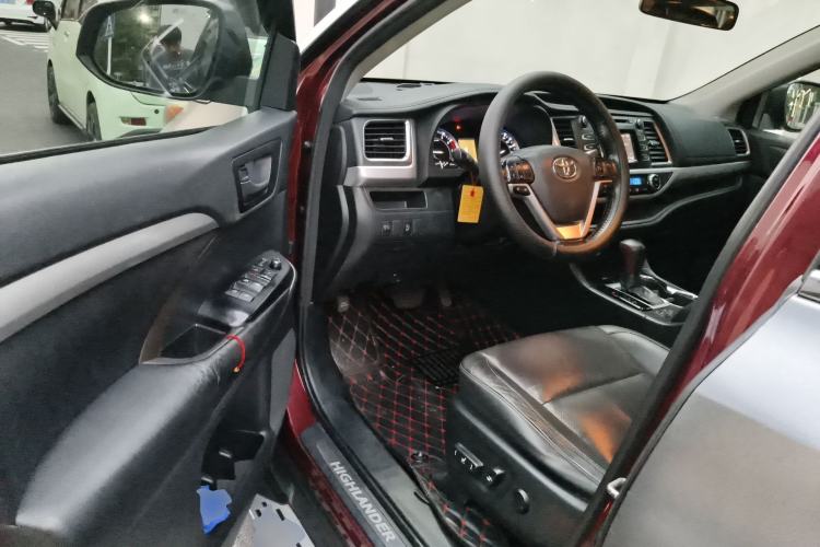 Used Toyota Highlander 2015 2.0T Four-Wheel Drive Luxury Edition 7-Seater Driver Seat