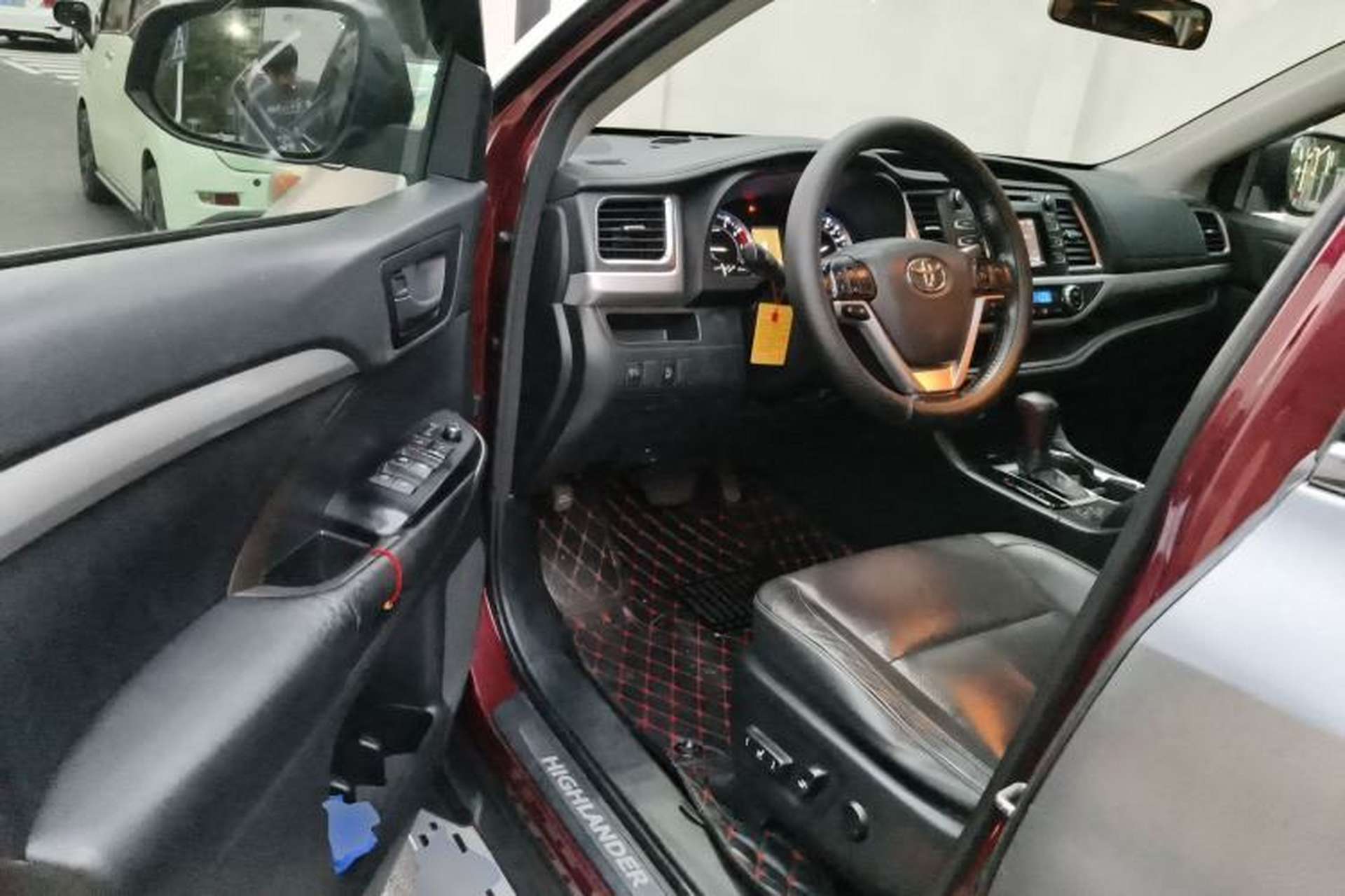 Used Toyota Highlander 2015 2.0T Four-Wheel Drive Luxury Edition 7-Seater Driver Seat