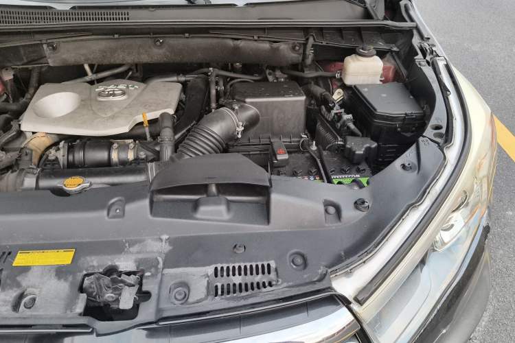 Used Toyota Highlander 2015 2.0T Four-Wheel Drive Luxury Edition 7-Seater Engine Bay Left