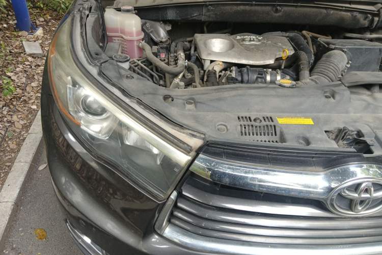 Used Toyota Highlander 2015 2.0T Four-Wheel Drive Luxury Edition 7-Seater Engine Bay Right
