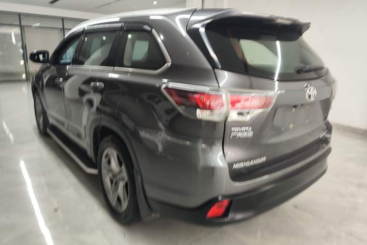 Used Toyota Highlander 2015 2.0T Four-Wheel Drive Luxury Edition 7-Seater Exterior 2