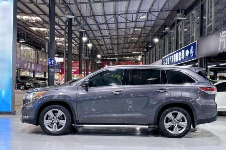 Used Toyota Highlander 2015 2.0T Four-Wheel Drive Luxury Edition 7-Seater Exterior 2