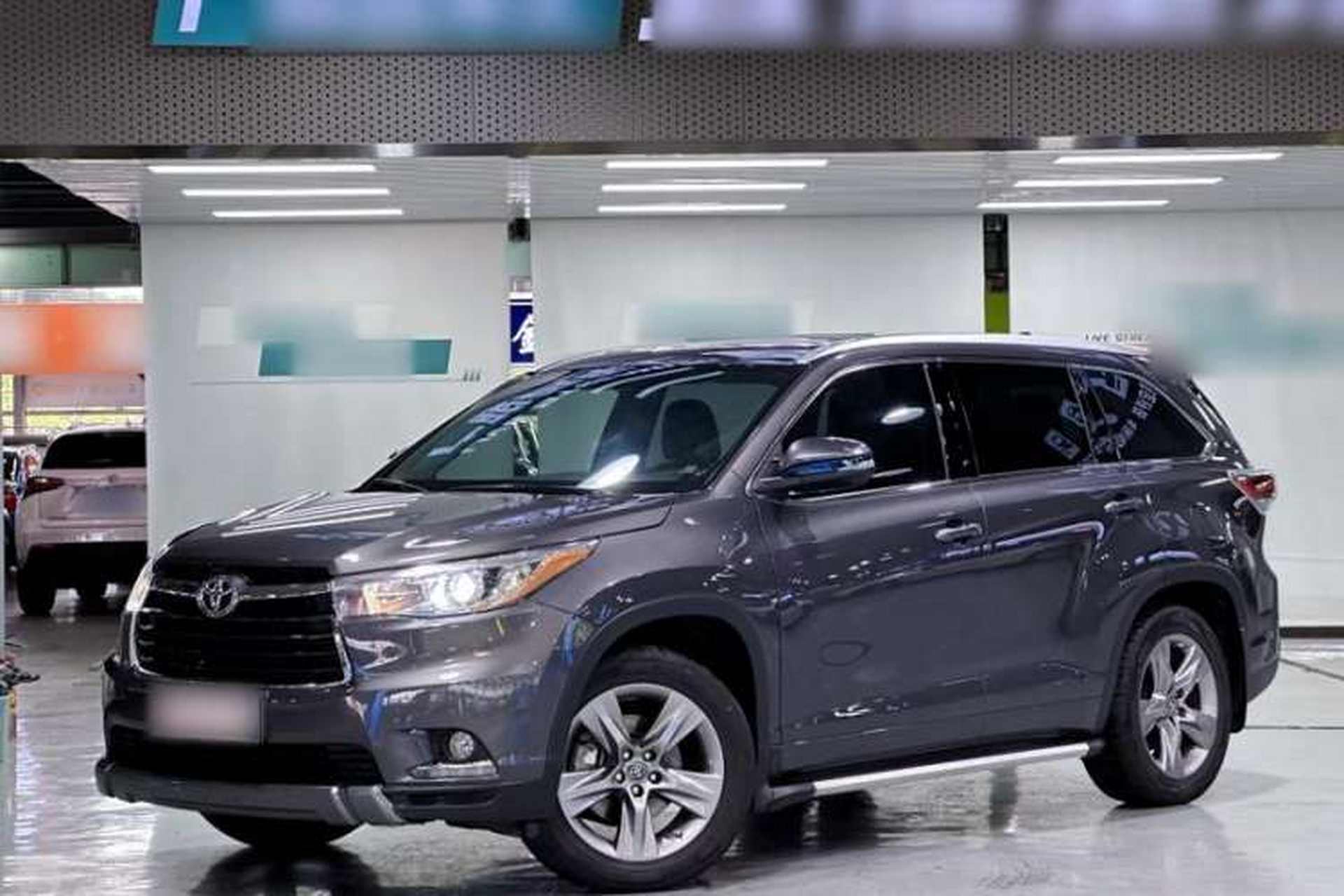 Used Toyota Highlander 2015 2.0T Four-Wheel Drive Luxury Edition 7-Seater Front Left 45 Deg