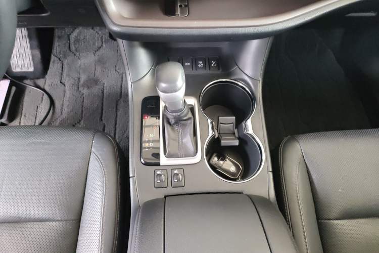 Used Toyota Highlander 2015 2.0T Four-Wheel Drive Luxury Edition 7-Seater Gear Lever