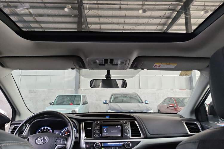 Used Toyota Highlander 2015 2.0T Four-Wheel Drive Luxury Edition 7-Seater Headliner