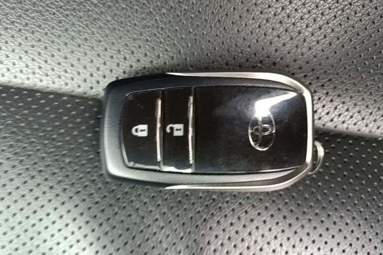 Used Toyota Highlander 2015 2.0T Four-Wheel Drive Luxury Edition 7-Seater Interior 1