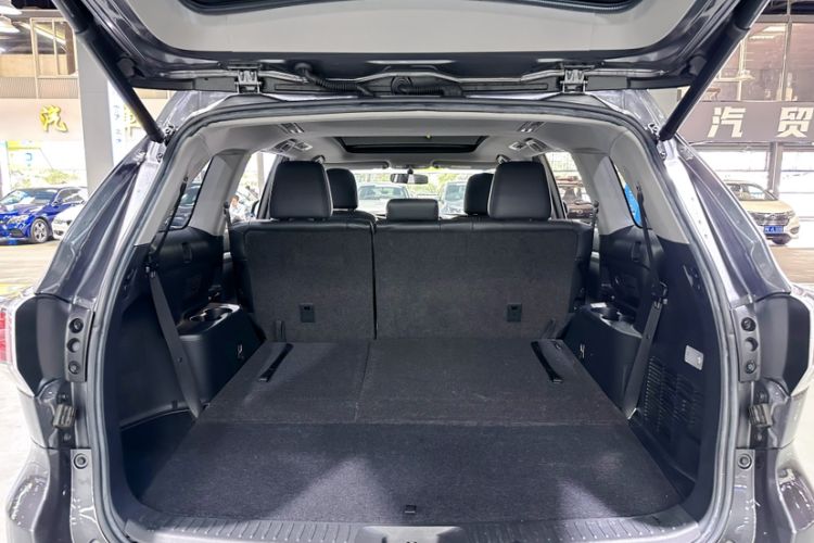 Used Toyota Highlander 2015 2.0T Four-Wheel Drive Luxury Edition 7-Seater Interior 10