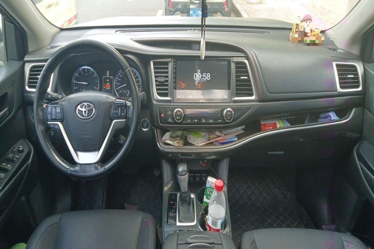 Used Toyota Highlander 2015 2.0T Four-Wheel Drive Luxury Edition 7-Seater Interior 2