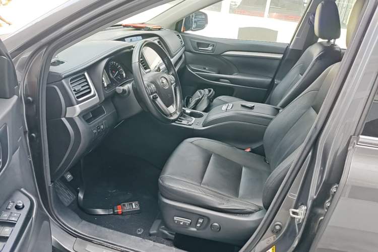 Used Toyota Highlander 2015 2.0T Four-Wheel Drive Luxury Edition 7-Seater Left Front Seat