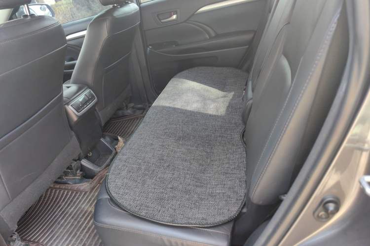 Used Toyota Highlander 2015 2.0T Four-Wheel Drive Luxury Edition 7-Seater Left Rear Seat