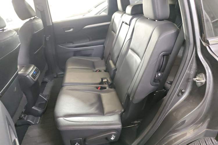 Used Toyota Highlander 2015 2.0T Four-Wheel Drive Luxury Edition 7-Seater Left Rear Seat