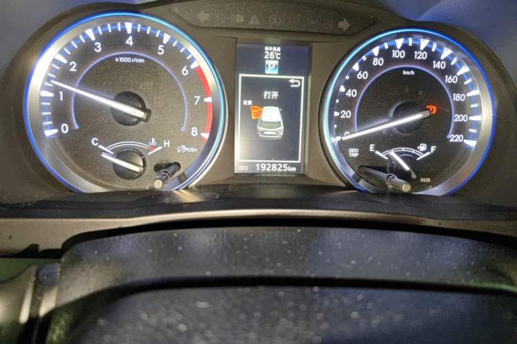 Used Toyota Highlander 2015 2.0T Four-Wheel Drive Ultimate Edition 7-Seater Odometer Close Up