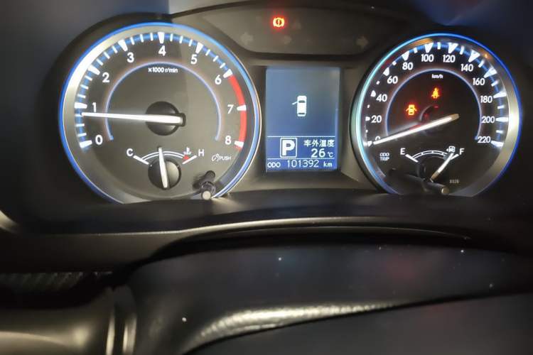 Used Toyota Highlander 2015 2.0T Four-Wheel Drive Luxury Edition 7-Seater Odometer Close Up