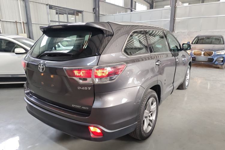 Used Toyota Highlander 2015 2.0T Four-Wheel Drive Luxury Edition 7-Seater Rear Right 45 Deg