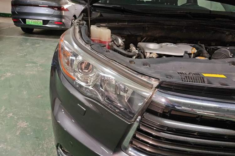 Used Toyota Highlander 2015 2.0T Four-Wheel Drive Ultimate Edition 7-Seater Right Front Headlight