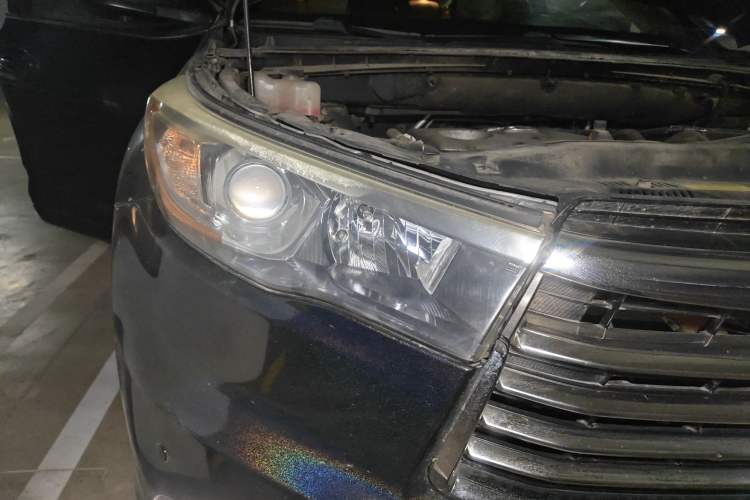 Used Toyota Highlander 2015 2.0T Four-Wheel Drive Luxury Edition 7-Seater Right Front Headlight