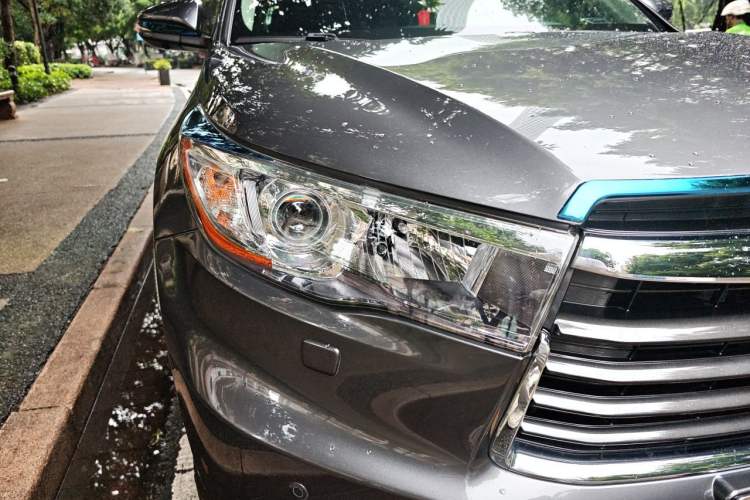 Used Toyota Highlander 2015 3.5L 4x4 Ultimate Edition 7-Seater Right Front Headlight