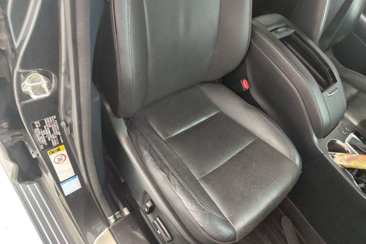 Used Toyota Highlander 2015 2.0T Four-Wheel Drive Luxury Edition 7-Seater Right Front Seat