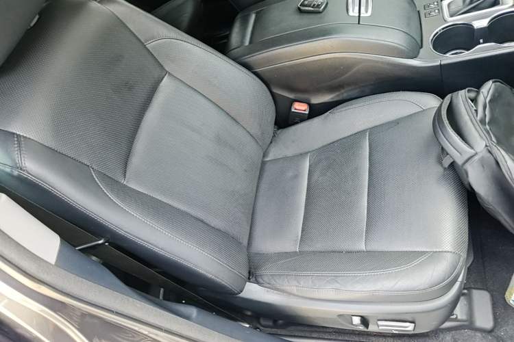 Used Toyota Highlander 2015 2.0T Four-Wheel Drive Luxury Edition 7-Seater Right Front Seat
