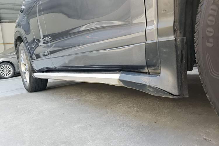 Used Toyota Highlander 2015 2.0T Four-Wheel Drive Luxury Edition 7-Seater Right Side Sill
