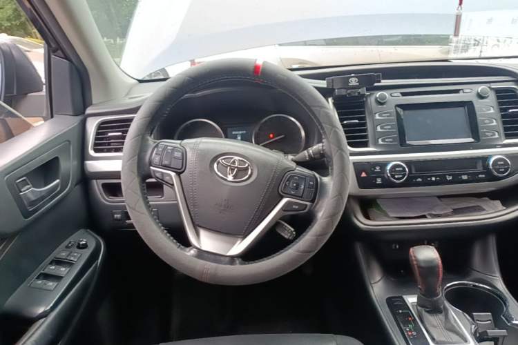 Used Toyota Highlander 2015 2.0T Four-Wheel Drive Luxury Edition 7-Seater Steering Wheel