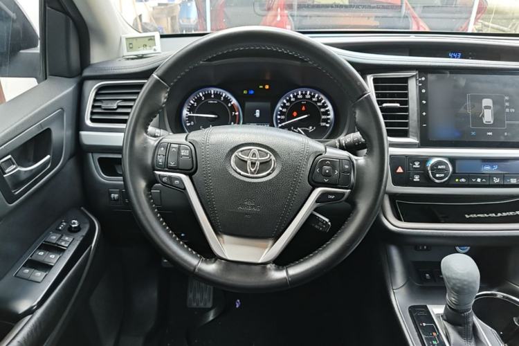 Used Toyota Highlander 2015 2.0T Four-Wheel Drive Luxury Edition 7-Seater Steering Wheel