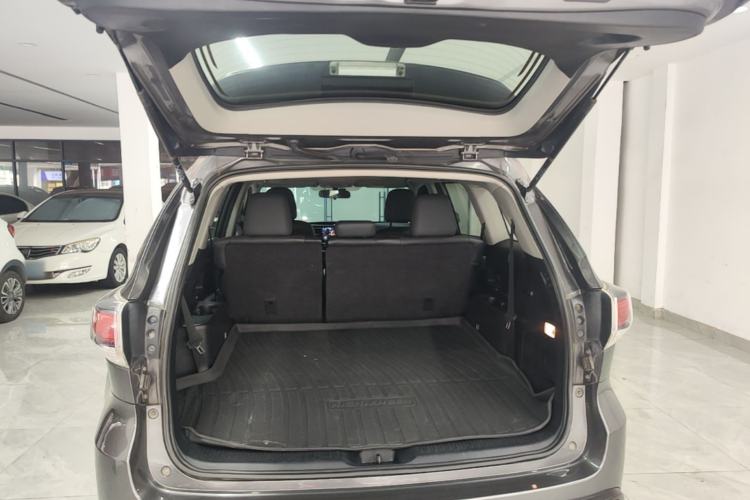 Used Toyota Highlander 2015 2.0T Four-Wheel Drive Luxury Edition 7-Seater Trunk