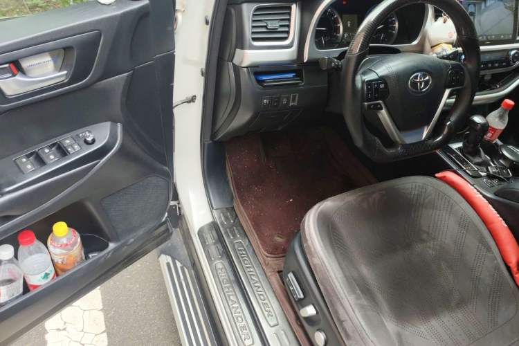 Used Toyota Highlander 2015 2.0T Four-Wheel Drive Luxury Edition 7-Seater Driver Seat