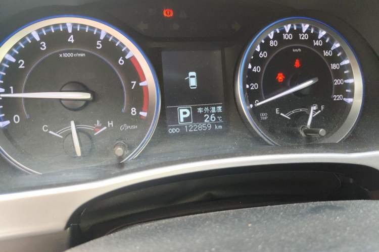 Used Toyota Highlander 2015 2.0T Four-Wheel Drive Luxury Edition 7-Seater Odometer Close Up
