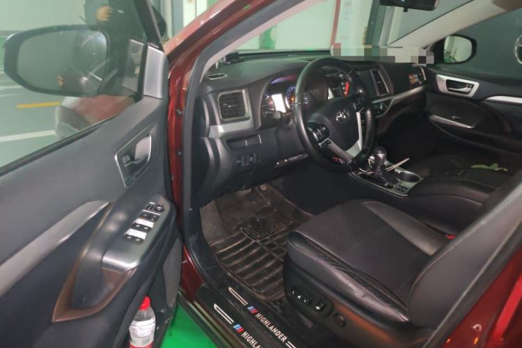 Used Toyota Highlander 2015 2.0T Two-Wheel Drive Luxury Edition 7 Seats Driver Seat
