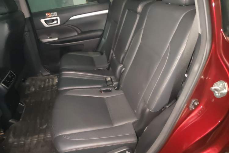 Used Toyota Highlander 2015 2.0T Two-Wheel Drive Luxury Edition 7 Seats Left Rear Seat