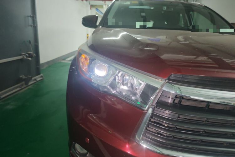 Used Toyota Highlander 2015 2.0T Two-Wheel Drive Luxury Edition 7 Seats Right Front Headlight