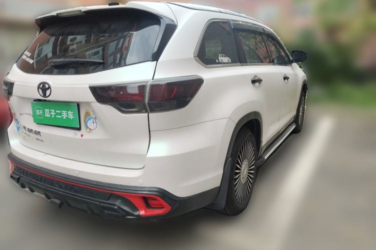 Used Toyota Highlander 2015 2.0T Four-Wheel Drive Luxury Edition 7-Seater Rear Right 45 Deg