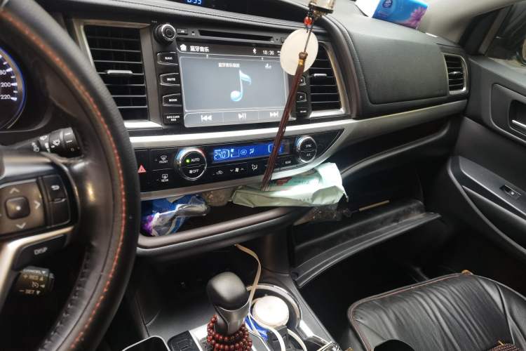 Used Toyota Highlander 2015 2.0T Four-Wheel Drive Luxury Edition 7-Seater Audio And AC Panel