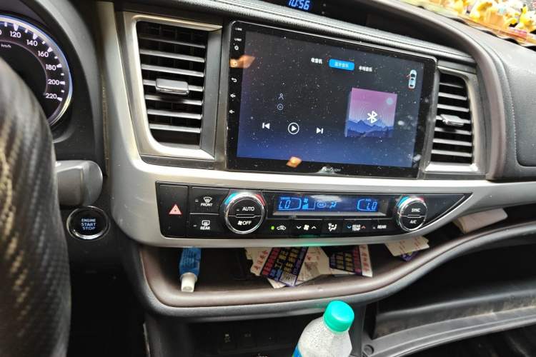 Used Toyota Highlander 2015 2.0T Two-Wheel Drive Luxury Edition 7 Seats Audio And AC Panel