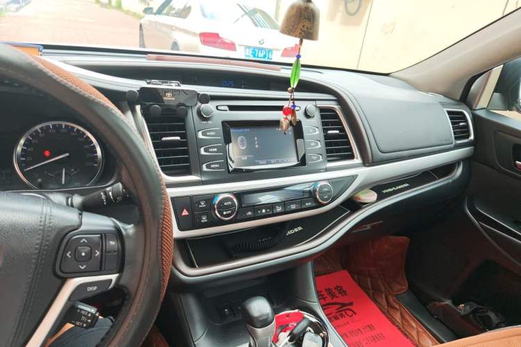 Used Toyota Highlander 2015 2.0T Four-Wheel Drive Luxury Edition 7-Seater Audio And AC Panel