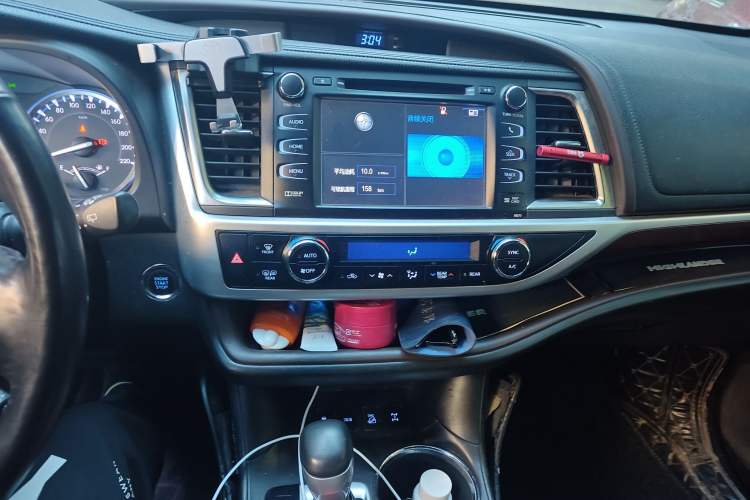 Used Toyota Highlander 2015 2.0T Four-Wheel Drive Ultimate Edition 7-Seater Audio And AC Panel