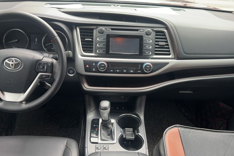 Used Toyota Highlander 2015 2.0T Four-Wheel Drive Luxury Edition 7-Seater Audio And AC Panel