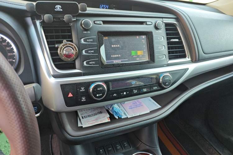 Used Toyota Highlander 2015 2.0T Four-Wheel Drive Luxury Edition 7-Seater Audio And AC Panel