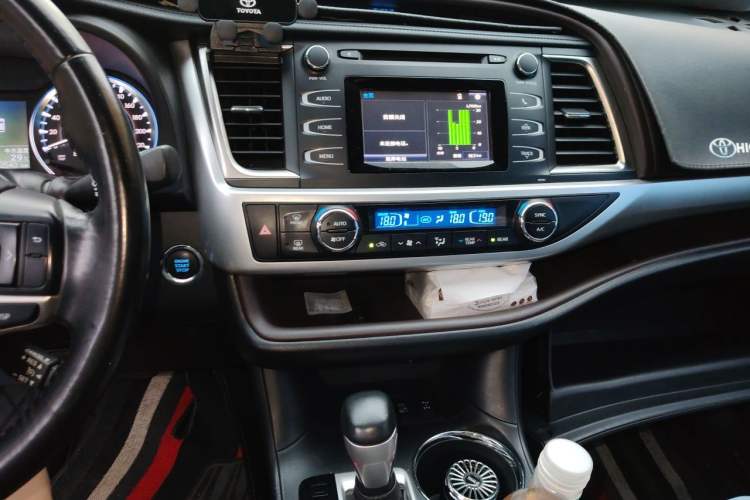 Used Toyota Highlander 2015 2.0T Four-Wheel Drive Luxury Edition 7-Seater Audio And AC Panel