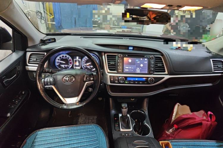 Used Toyota Highlander 2015 2.0T Four-Wheel Drive Ultimate Edition 7-Seater Center Console
